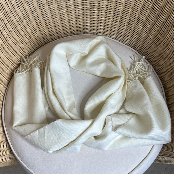 Adorable NWOT Angela & William Cream Color News Boy Hat & Matching Scarf - Picture 12 of 12